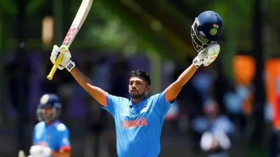 सरफराज़ के भाई मुशीर ने तूफानी शतक ठोक रचा इतिहास, बाबर-धवन की बराबरी की, बने नम्बर 1